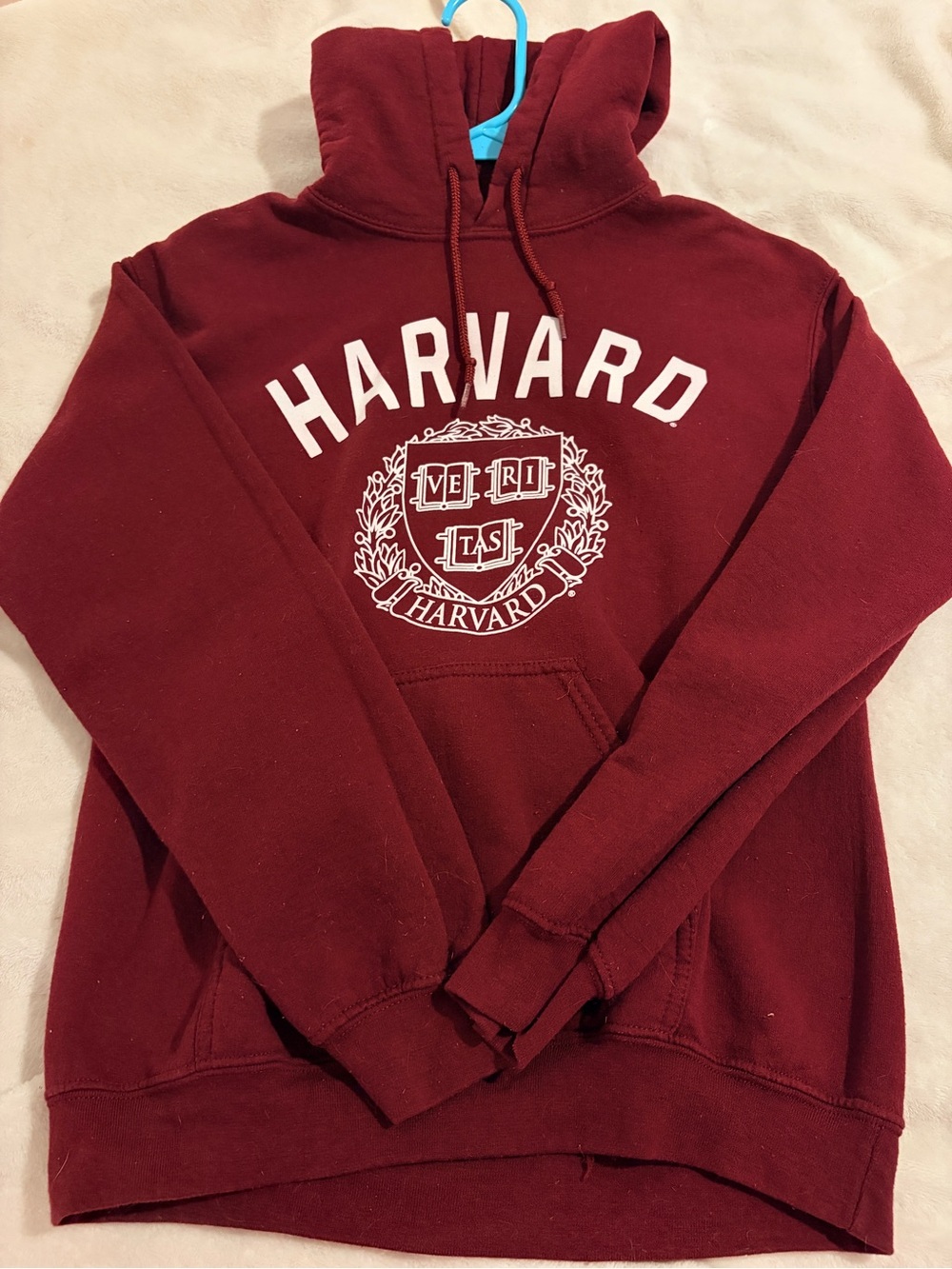 Gildan Harvard Burgundy Hoodie ♥️🤍